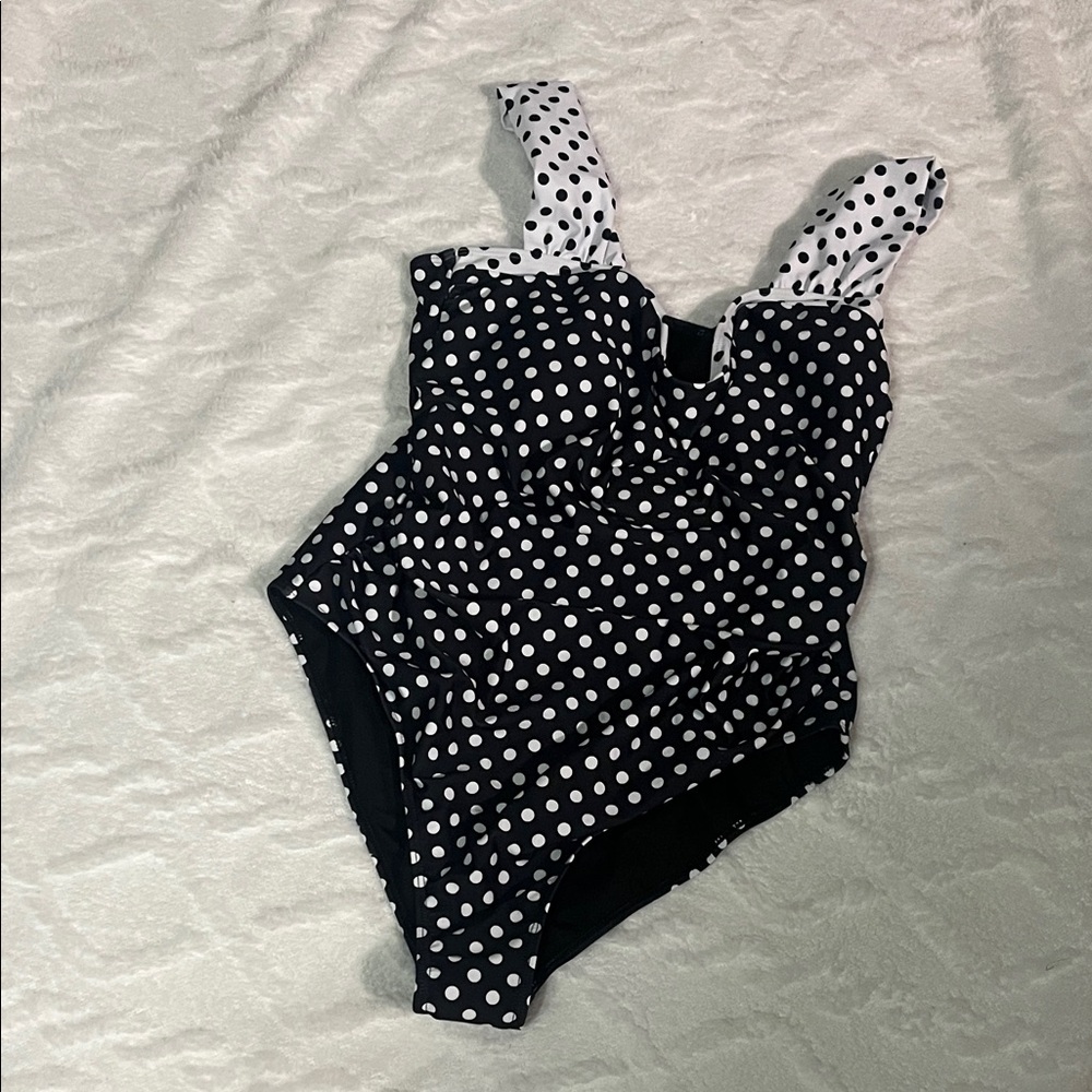SWIMSUIT 🩱 SUMMER Black and White Polka Dot One Piece Swimsuit NWOT